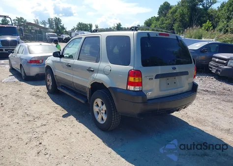 2005 Ford Escape Xlt z USA, uszkodzony, nr VIN 1FMYU03155KA42232